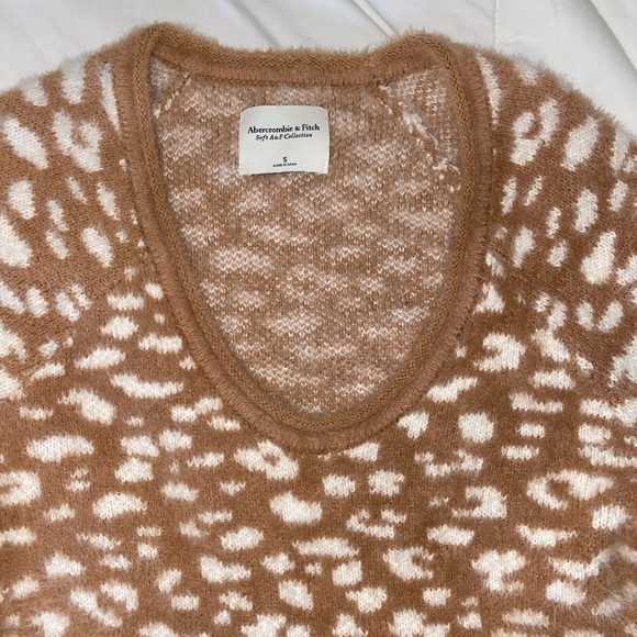 A&F leopard sweater - Picture 1 of 3